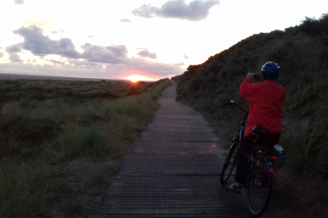 Radfahren bei Sonnenaufgang
