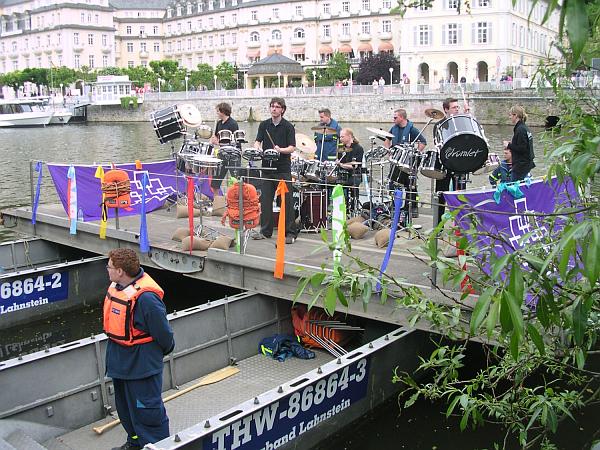 Die Schlagzeugband Drumlet spielt LahnCrossOver